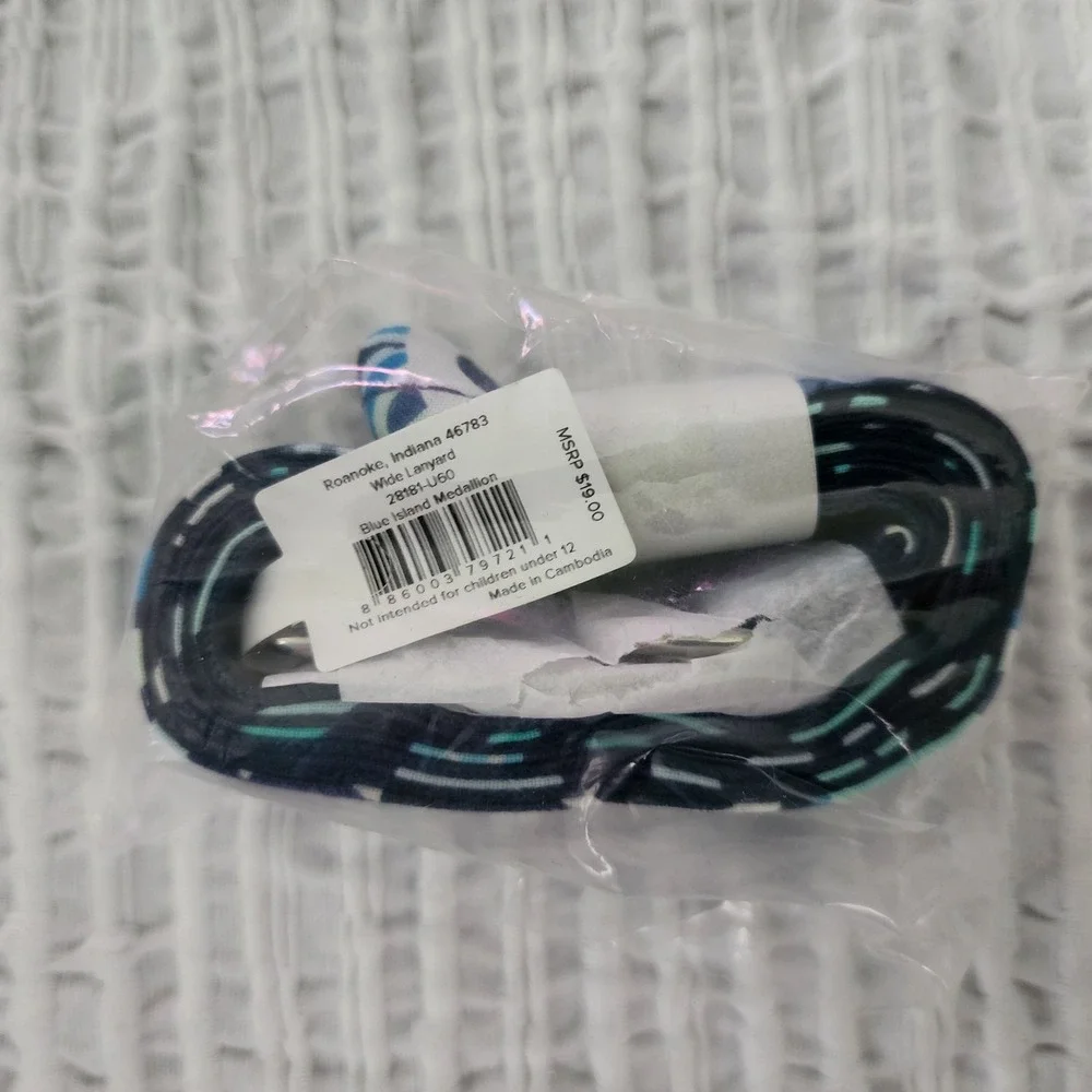Vera Bradley Wide Lanyard Blue Island Medallion Navy Teal Floral 28181-U60 NEW